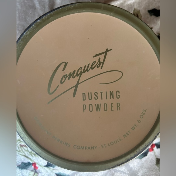 Vintage Conquest Dusting Powder - Dorothy Perkins Co. 1940's - St. Louis, MO - Picture 3 of 7